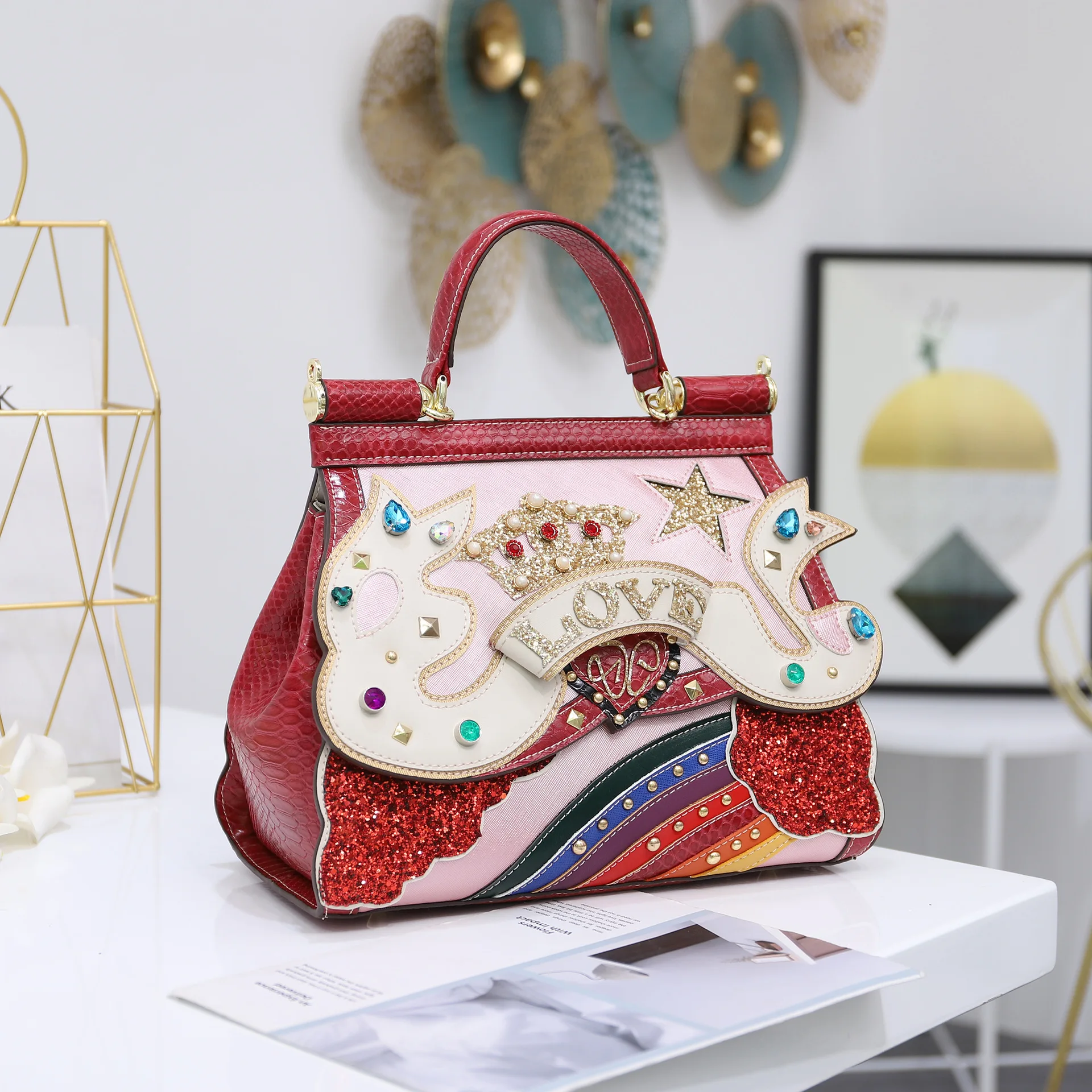 2021 women's bag hand-held messenger heavy handmade women's bag light luxury banquet daily bag
2021 women's bag hand-held messenger heavy handmade women's bag light luxury banquet daily bag