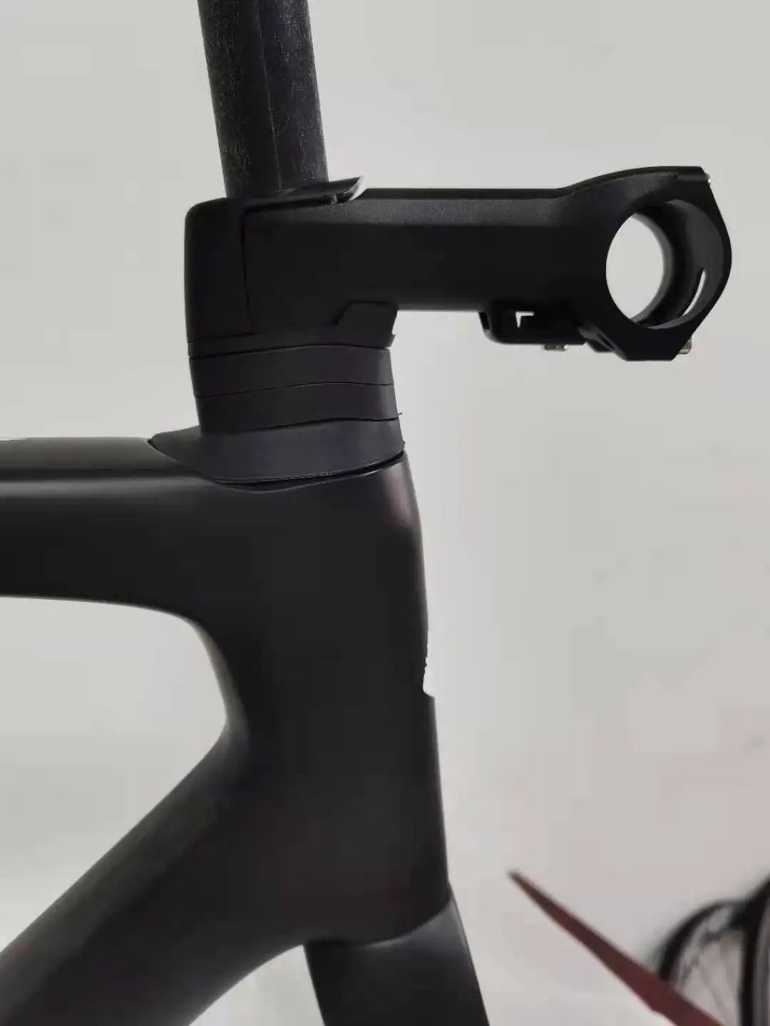 Top selling 2021 models 1:1 T1100 carbon road frameset 49/52/54/56 / 58cm, road bike carbon frame, bsa, ud matte, black color
Top selling 2021 models 1:1 T1100 carbon road frameset 49/52/54/56 / 58cm, road bike carbon frame, bsa, ud matte, black color