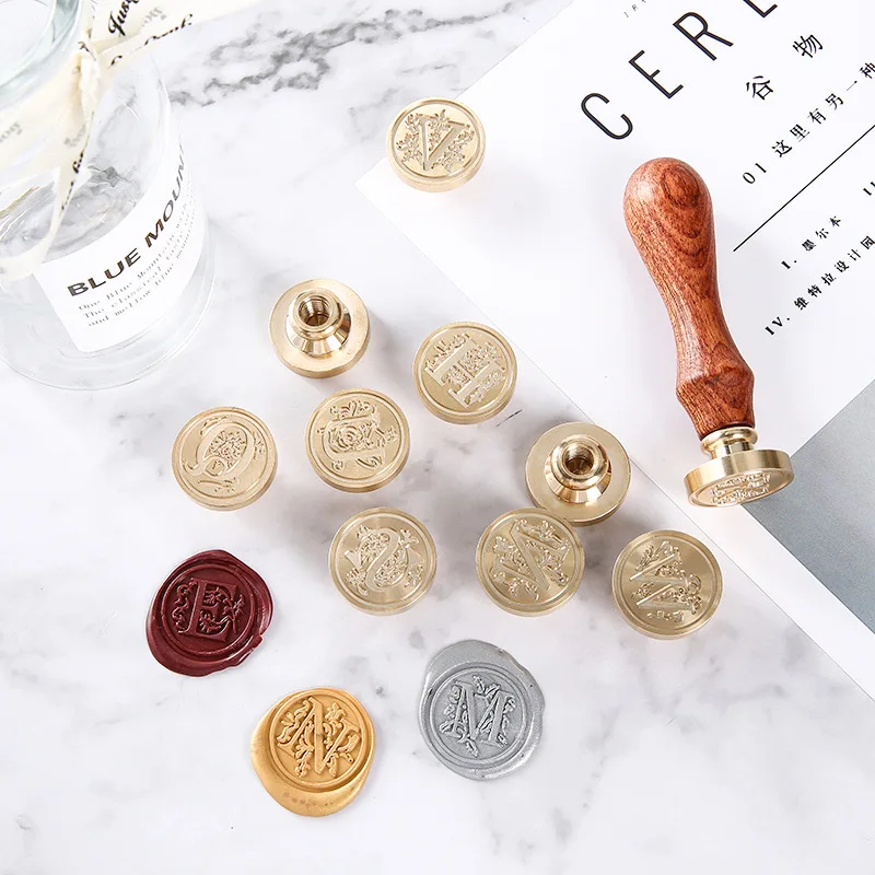 

Christmas Valentine Wedding Invitation 26 Letters Alphabet Sealing Wax Copper Head Envelope Wax Seal Stamp Set WIth Wood Handle