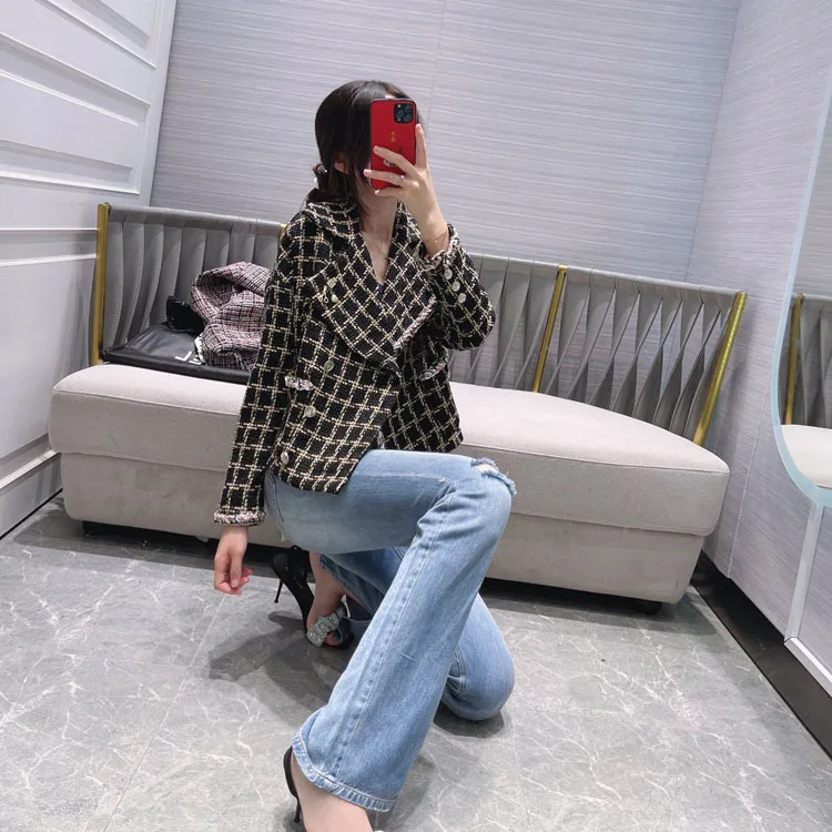2021 Early Spring women's new product temperament famous retro plaid woven double row buckle shoulder jacket
2021 Early Spring women's new product temperament famous retro plaid woven double row buckle shoulder jacket