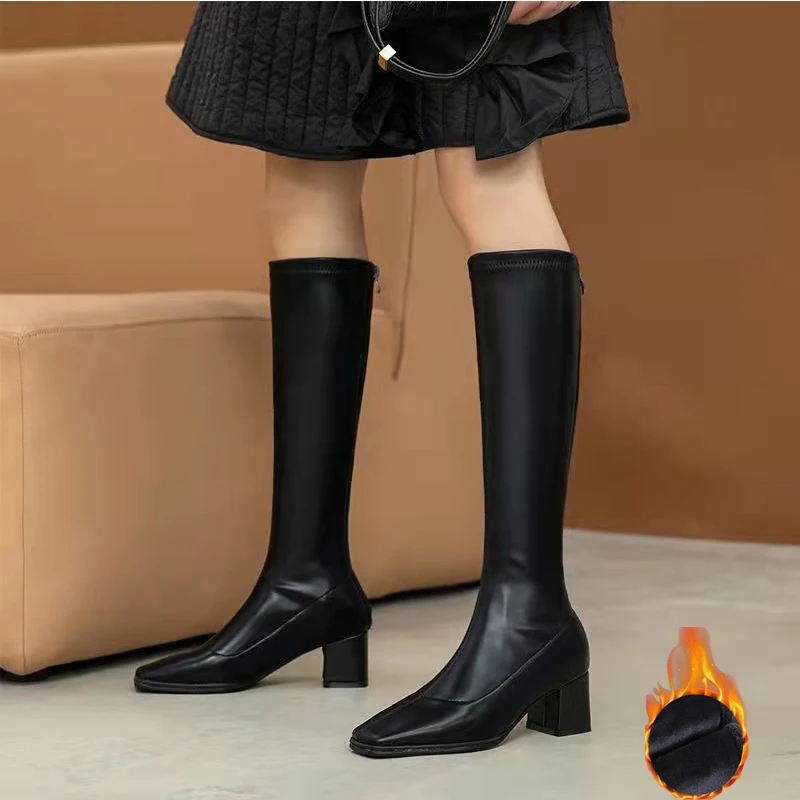 Женские плюшевые сапоги с квадратным носком, новинка осень-зима 2021, высокие сапоги-трубки на среднем каблуке, боковая молния, длинные сапоги... 
Женские плюшевые сапоги с квадратным носком, новинка осень-зима 2021, высокие сапоги-трубки на среднем каблуке, боковая молния, длинные сапоги...