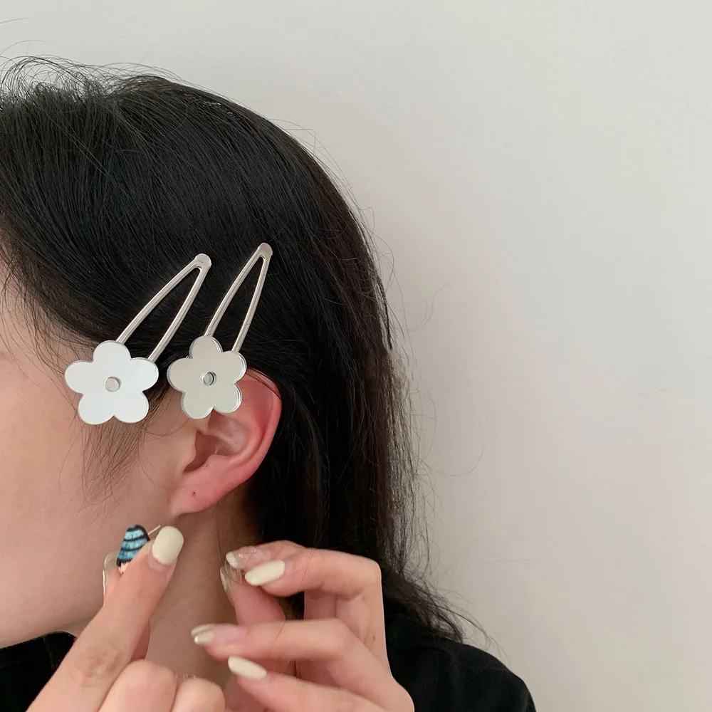 2021 New Korean Vintage Sweet Silver Colour Acrylic Flower Metal Hair Clip Hairpin Accessories For Women Girls Party
2021 New Korean Vintage Sweet Silver Colour Acrylic Flower Metal Hair Clip Hairpin Accessories For Women Girls Party