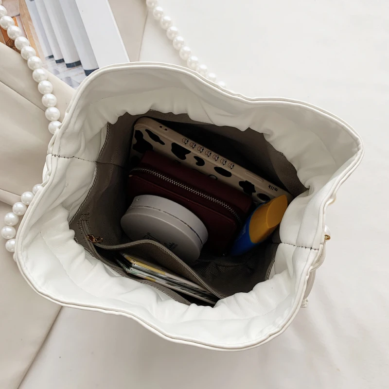Drawstring bucket bag beaded handbag fashion shoulder bag lady messenger bag classic lady bag mobile phone bag
Drawstring bucket bag beaded handbag fashion shoulder bag lady messenger bag classic lady bag mobile phone bag