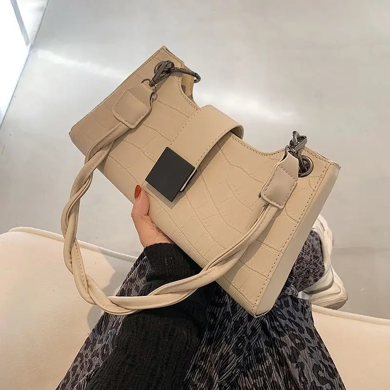 High sense of one-shoulder armpit bag women 2020 new trendy fashion niche design popular texture messenger bag
High sense of one-shoulder armpit bag women 2020 new trendy fashion niche design popular texture messenger bag