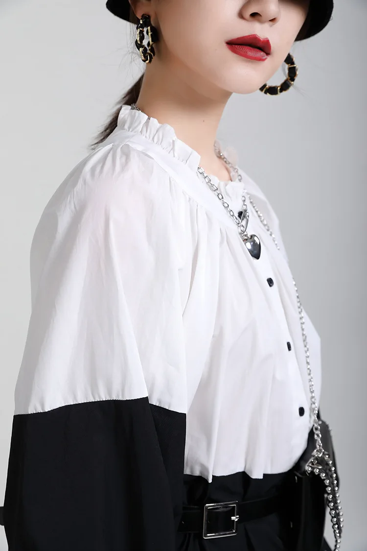 2021 Spring Black White Color Matching Blouse Loose Long Sleeve Women Top Stand Collar Cardigan Mid-Length Cotton Female Shirt
2021 Spring Black White Color Matching Blouse Loose Long Sleeve Women Top Stand Collar Cardigan Mid-Length Cotton Female Shirt