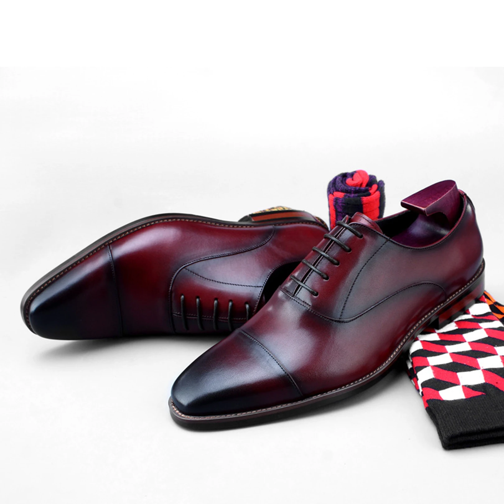 Autumn New Block leather Shoes Men's Korean Business Dress Groom's Wedding British Oxford Casual leather Shoes Handmade Winter
Autumn New Block leather Shoes Men's Korean Business Dress Groom's Wedding British Oxford Casual leather Shoes Handmade Winter