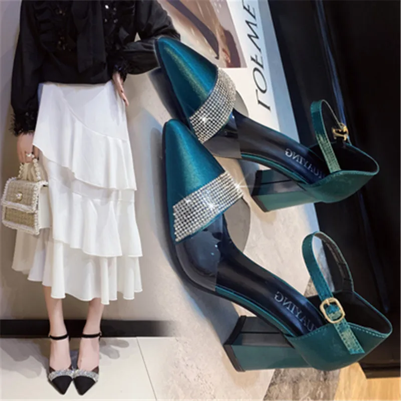 Thick heel sandals women's closed Toe single shoes Woman spring summer 2020 new sexy ankle strap Crystal pointed high heels Hot
Thick heel sandals women's closed Toe single shoes Woman spring summer 2020 new sexy ankle strap Crystal pointed high heels Hot
