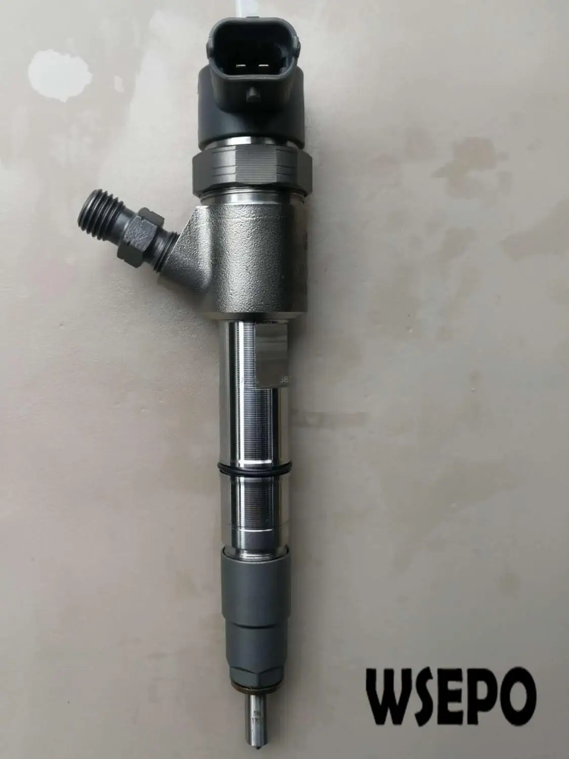 Высококачественная замена электронного топливного инжектора Common Rail Assy. P/N 0445110313 для многоцилиндрового тяжелого дизельного двигателя
Высококачественная замена электронного топливного инжектора Common Rail Assy. P/N 0445110313 для многоцилиндрового тяжелого дизельного двигателя