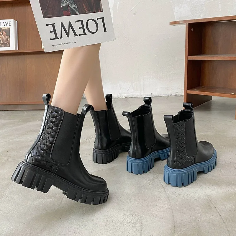White Thin Chimney Boots Women's Spring And Autumn Single Martin Boots 2021 New Thick-soled, Thick-heeled, British Style Explosi
White Thin Chimney Boots Women's Spring And Autumn Single Martin Boots 2021 New Thick-soled, Thick-heeled, British Style Explosi