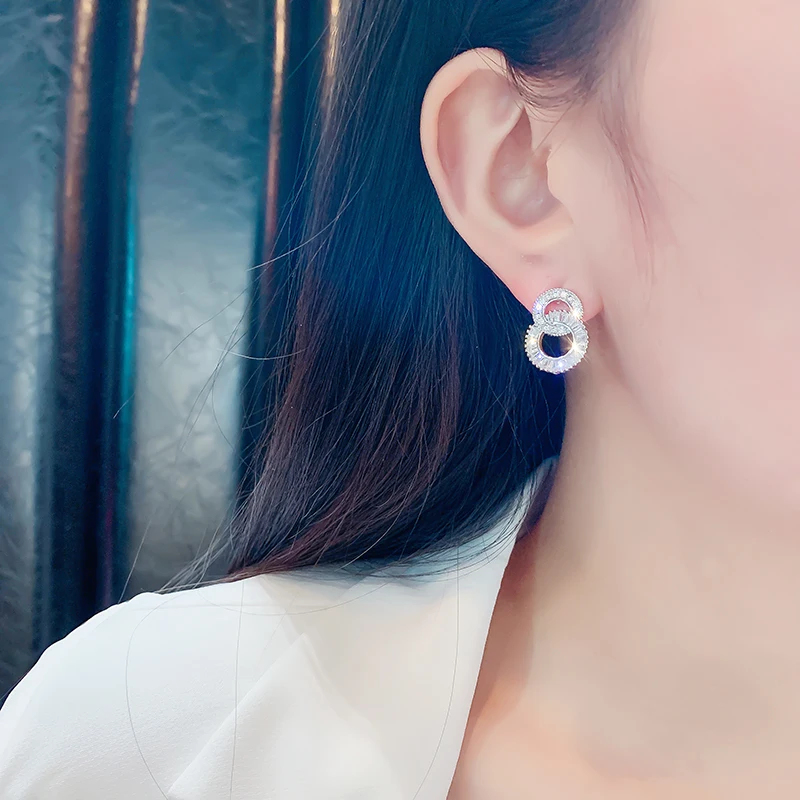 Silver Color Round Cute Bling Zircon Stone Stud Earrings for Women Fashion Wedding Bride Jewelry 2021 New Korean Party Earrings
Silver Color Round Cute Bling Zircon Stone Stud Earrings for Women Fashion Wedding Bride Jewelry 2021 New Korean Party Earrings