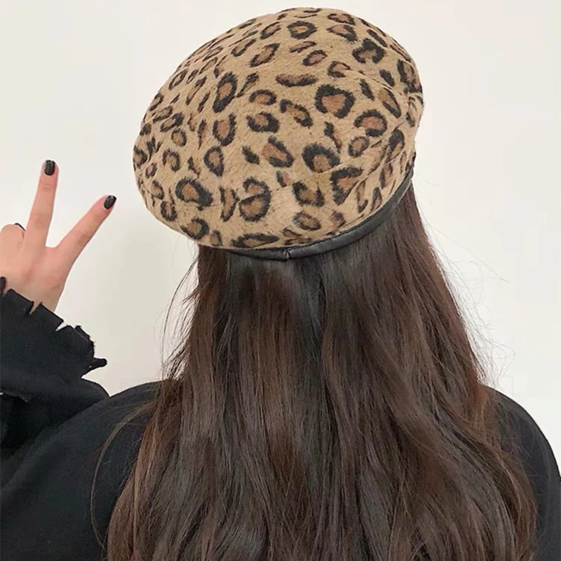 Women's Hat Cute Beret Vintage Hats For Women Leopard Felt Hat Beanie Woolen Winter Hat 2022 New Women's Beret With Visor Warm
Women's Hat Cute Beret Vintage Hats For Women Leopard Felt Hat Beanie Woolen Winter Hat 2022 New Women's Beret With Visor Warm