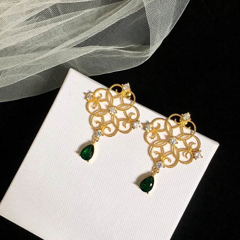 Water drop Crystal Statement Earrings for Women New Trendy Luxury Green Stone Gold Color Vintage Drop Earrings Banquet Earrings
Water drop Crystal Statement Earrings for Women New Trendy Luxury Green Stone Gold Color Vintage Drop Earrings Banquet Earrings