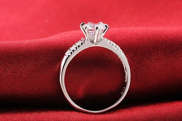 Original desgin 925 sterling silver Halo Ring for Women Wedding engagement finger dicounted wholesale jewelry LR524S
Original desgin 925 sterling silver Halo Ring for Women Wedding engagement finger dicounted wholesale jewelry LR524S