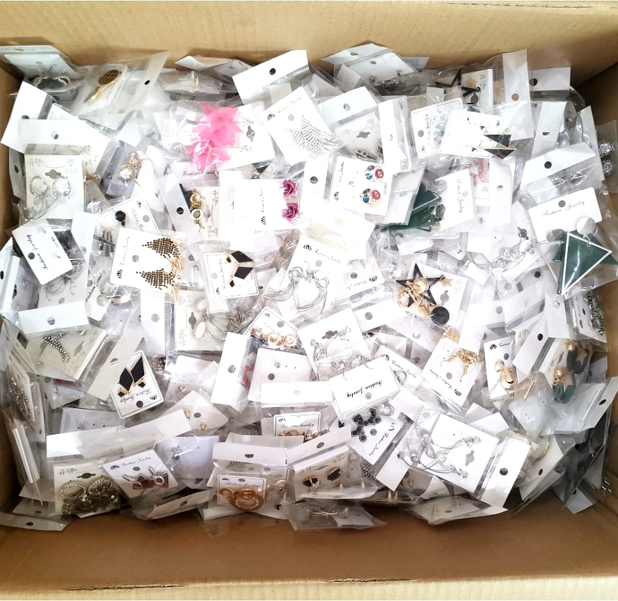 Wholesale 30 Pairs Women's Earrings Mix Styles Fashion Beautiful Dangle Stud Eardrop Jewelry Party Dress Up Girl's Favorite
Wholesale 30 Pairs Women's Earrings Mix Styles Fashion Beautiful Dangle Stud Eardrop Jewelry Party Dress Up Girl's Favorite