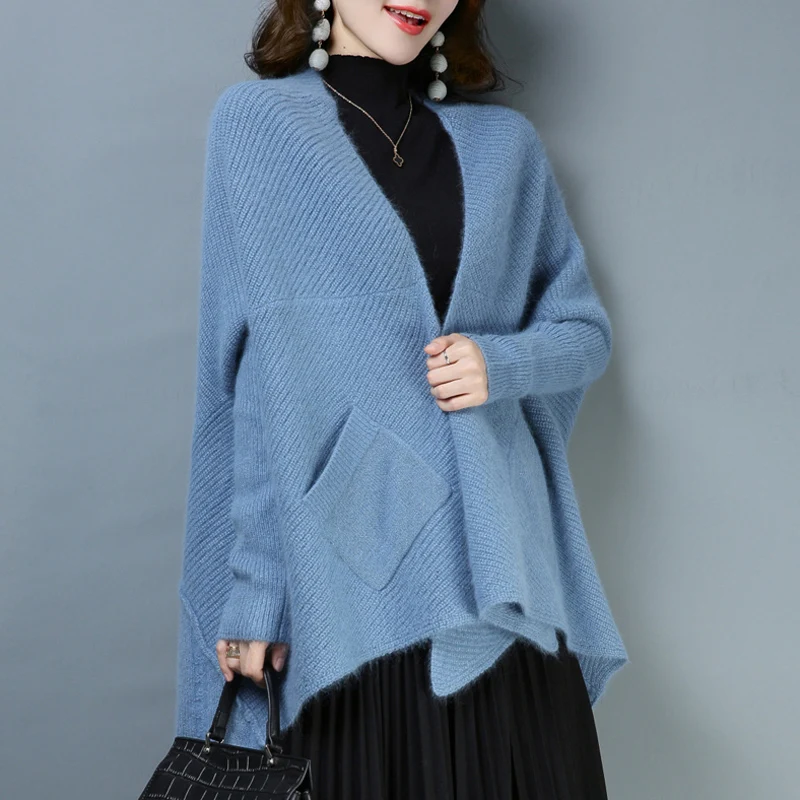 Autumn and Winter new Batwing Sleeve Knitted Cardigans Women Casual Large size Thick Sweater Coats Female fashion V-Neck Sweater
Autumn and Winter new Batwing Sleeve Knitted Cardigans Women Casual Large size Thick Sweater Coats Female fashion V-Neck Sweater