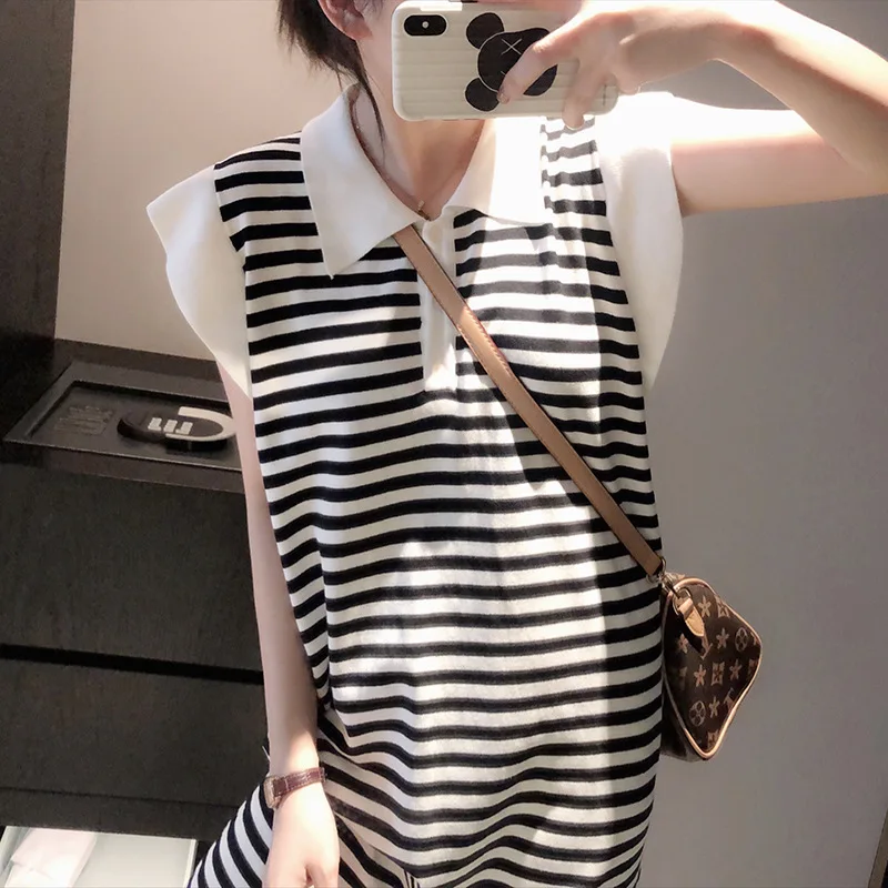 Knitted dress women's black and white stripe polo collar casual loose dress summer new dresses
Knitted dress women's black and white stripe polo collar casual loose dress summer new dresses
