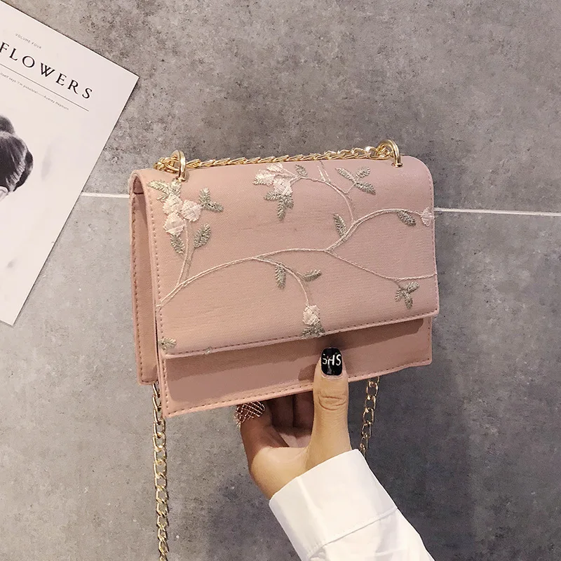 women's bag PU Chains Flap Appliques Lady Shoulder Bags Korean purses and handbags for teenage girls
women's bag PU Chains Flap Appliques Lady Shoulder Bags Korean purses and handbags for teenage girls