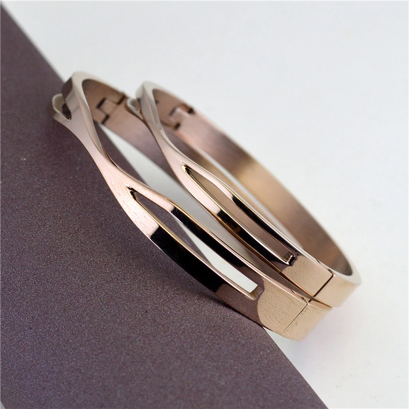 Fashion Rose Gold Color Intersect Couple Bracelets for Women Famous Brand Jewelry Charm 8mm Stainless Steel Bangles Men Gifts 
Fashion Rose Gold Color Intersect Couple Bracelets for Women Famous Brand Jewelry Charm 8mm Stainless Steel Bangles Men Gifts