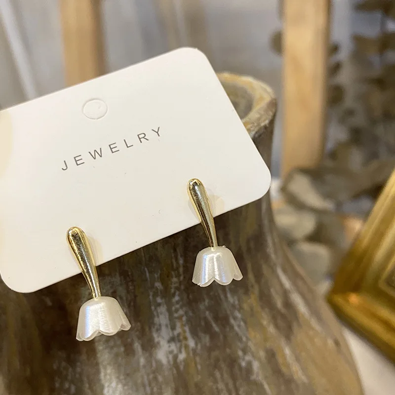 emperament Simple Shell Tulip Flower Earrings S925 Silver Needle Earrings Korean TRetro Super Fairy Girl Heart Earrings
emperament Simple Shell Tulip Flower Earrings S925 Silver Needle Earrings Korean TRetro Super Fairy Girl Heart Earrings