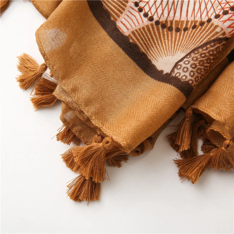 2021 Luxury Brand Dot Print Beach towel Fashion Sunscreen Scarves Female new 180x90cm Scarfs Women Cotton and hemp tassels Shawl
2021 Luxury Brand Dot Print Beach towel Fashion Sunscreen Scarves Female new 180x90cm Scarfs Women Cotton and hemp tassels Shawl