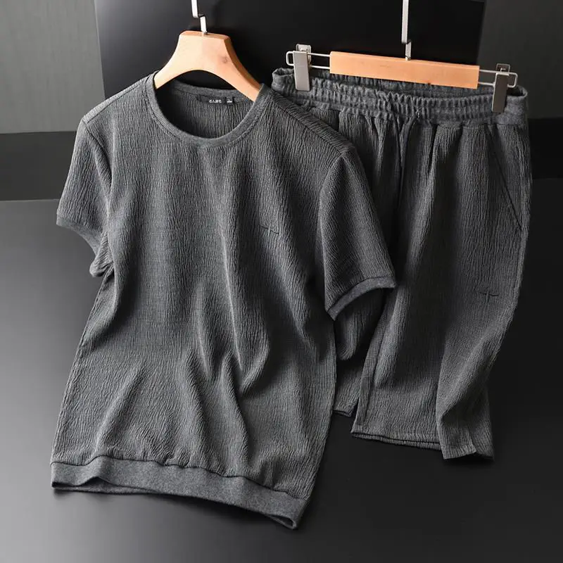 Summer fashion pleated Capris suit men's round neck leisure sports short sleeve T-shirt simple solid color two piece men's suit
Summer fashion pleated Capris suit men's round neck leisure sports short sleeve T-shirt simple solid color two piece men's suit