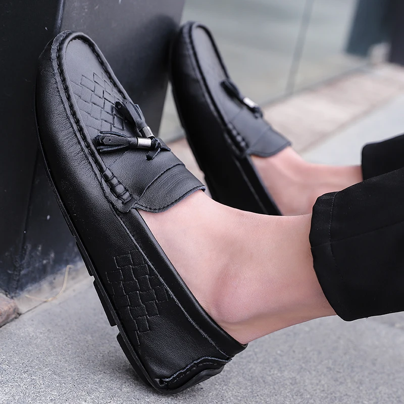 Men Loafers Shoes genuine Leather Fashion Style High Quality Casual cow Leather party Shoes Soft Flats Comfort Men Driving Shoes
Men Loafers Shoes genuine Leather Fashion Style High Quality Casual cow Leather party Shoes Soft Flats Comfort Men Driving Shoes