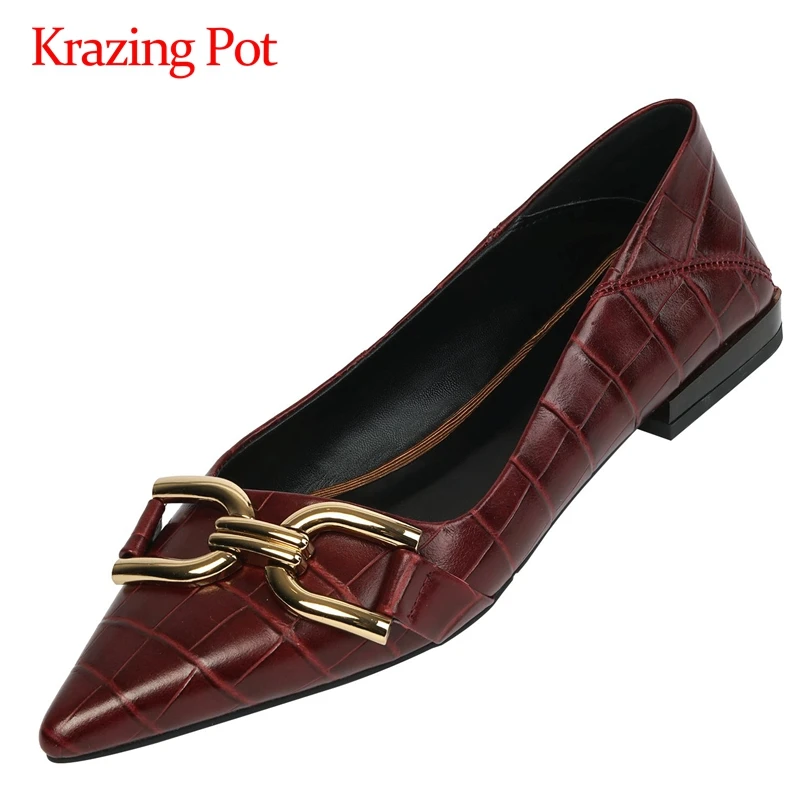 

Элегантные женские туфли-лодочки Krazing Pot из натуральной кожи с металлическим украшением и острым носком на толстом низком каблуке без засте...