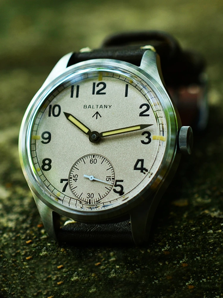 Baltany Vintage Military Men's Mechanical Watch 42mm Luminous Dome Sapphire Glass Wristwatch Subsecond St3600 Hand Wind Movement
Baltany Vintage Military Men's Mechanical Watch 42mm Luminous Dome Sapphire Glass Wristwatch Subsecond St3600 Hand Wind Movement