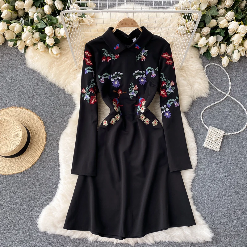 celebrities temperament small black skirt printed long sleeve waist closing medium length slim A-line dress women
celebrities temperament small black skirt printed long sleeve waist closing medium length slim A-line dress women