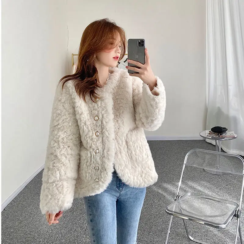 Women 2022 Autumn Winter New Faux Lamb Fur Jackets Female Imitation Fur Short Coats Ladies Loose Sheep Shearing Outwear Y936
Women 2022 Autumn Winter New Faux Lamb Fur Jackets Female Imitation Fur Short Coats Ladies Loose Sheep Shearing Outwear Y936