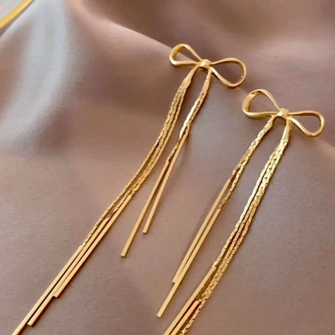 European And American Exaggerated Bow Earrings For Women ins Fashion Long Tassel Women Earrings Temperament Party Jewelry Gift
European And American Exaggerated Bow Earrings For Women ins Fashion Long Tassel Women Earrings Temperament Party Jewelry Gift
