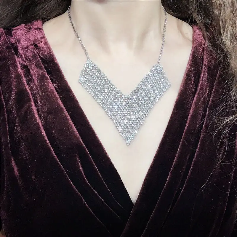 European and American fashion Rhinestone lady Necklace luxury crystal jewelry Bride Wedding Crystal Necklace Party Gift
European and American fashion Rhinestone lady Necklace luxury crystal jewelry Bride Wedding Crystal Necklace Party Gift