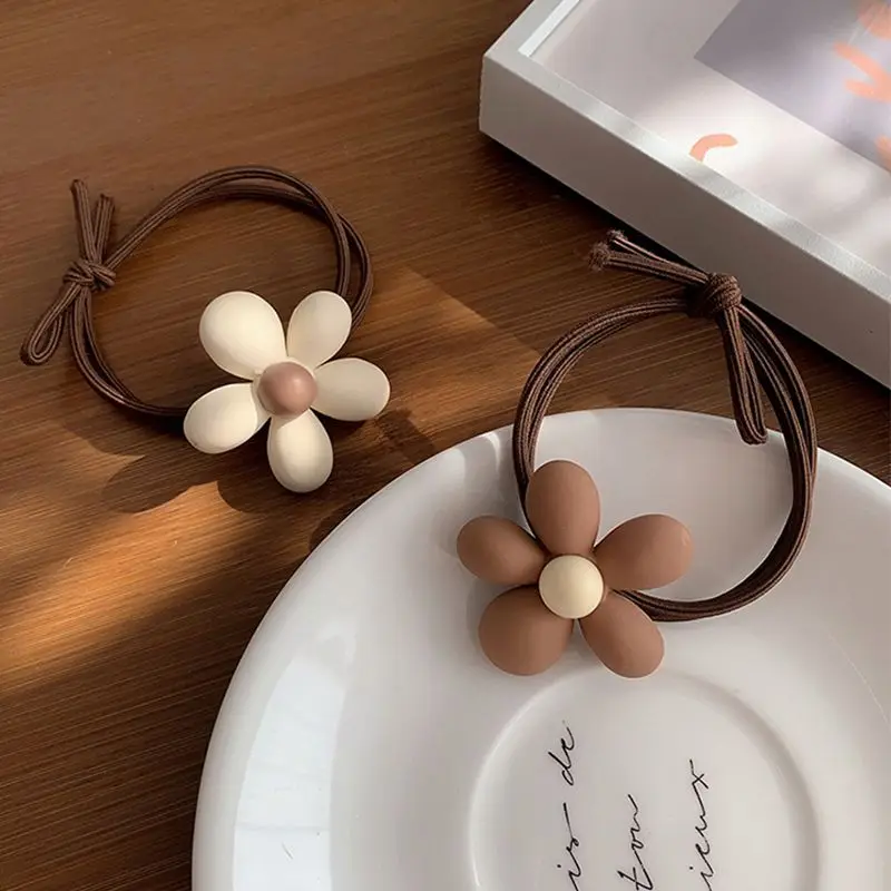 2021 milk coffee color flower hair rope girl sweet temperament hair circle head rope ball scalp tendon hair ornament girl
2021 milk coffee color flower hair rope girl sweet temperament hair circle head rope ball scalp tendon hair ornament girl