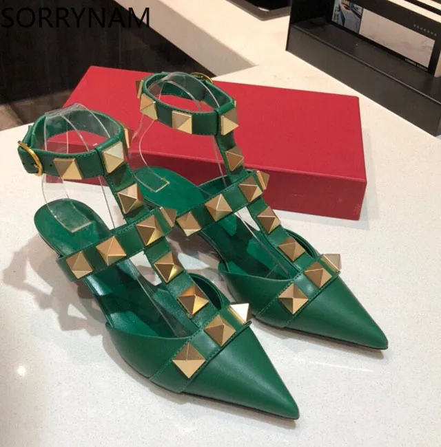 2021 New Spring Autumn Women High-Heeled Shoes Rivet Decoration Pointed Toe Sandals Black Fashion With Dust Bag
2021 New Spring Autumn Women High-Heeled Shoes Rivet Decoration Pointed Toe Sandals Black Fashion With Dust Bag