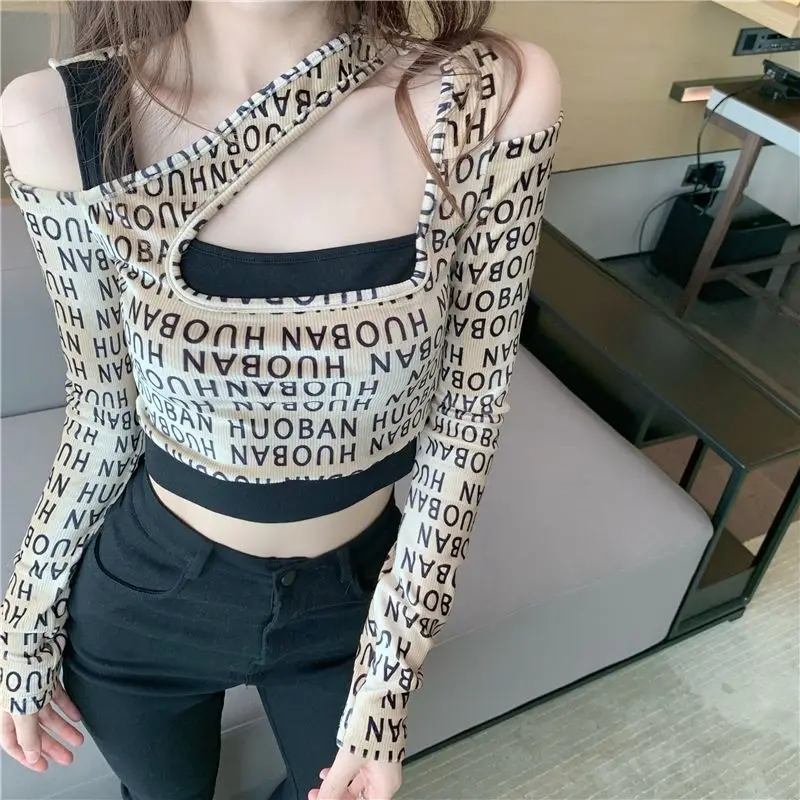 Fake two pieces of velvet top women's autumn 2020 new Hong Kong Style slim fit short careful machine long sleeve T-shirt
Fake two pieces of velvet top women's autumn 2020 new Hong Kong Style slim fit short careful machine long sleeve T-shirt