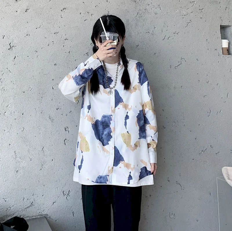 Retro Hong Kong Style Shirt Women Blouse Couple Blouses Mid-length Shirt Autumn 2021 New Korean Style Niche Design Print Trend
Retro Hong Kong Style Shirt Women Blouse Couple Blouses Mid-length Shirt Autumn 2021 New Korean Style Niche Design Print Trend