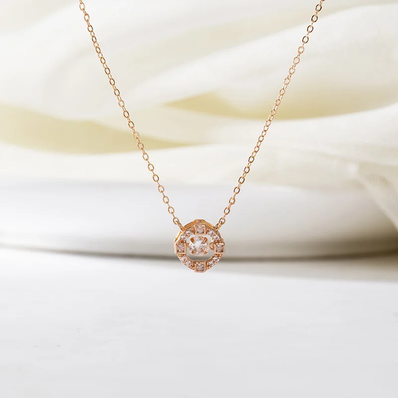 S925 Sterling Silver Beautiful and Delicate 14K Gold Geometric Square Diamond Necklace Female Inlaid Zircon Clavicle Chain
S925 Sterling Silver Beautiful and Delicate 14K Gold Geometric Square Diamond Necklace Female Inlaid Zircon Clavicle Chain