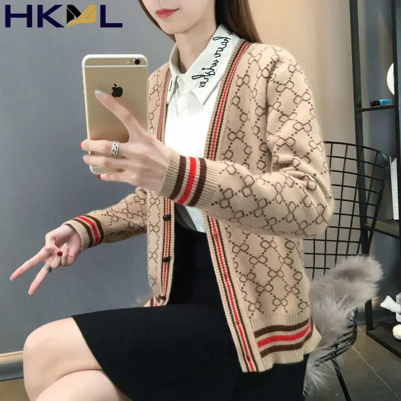 Women's Jacket Spring Autumn Cardigan Long Sleeve Single-Breasted Plaid V-Neck Retro Jacquard Sweater
Women's Jacket Spring Autumn Cardigan Long Sleeve Single-Breasted Plaid V-Neck Retro Jacquard Sweater