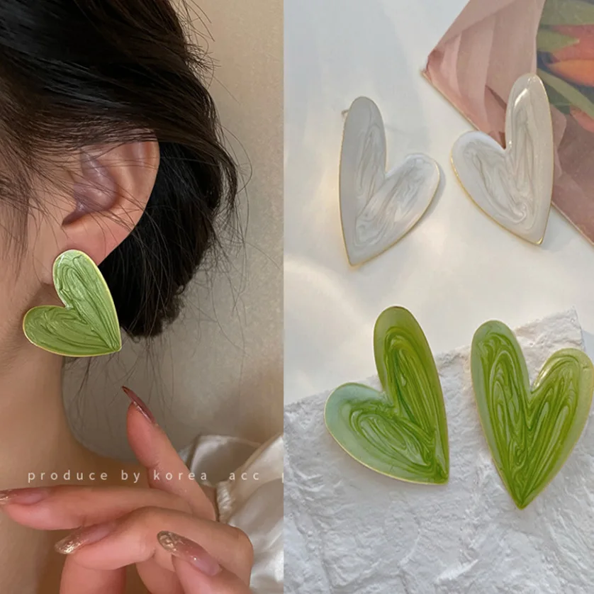 Корейские Модные Зеленые и белые капающие масляные Серьги Love темпераментные новые серьги-гвоздики для женщин ювелирные изделия
Корейские Модные Зеленые и белые капающие масляные Серьги Love темпераментные новые серьги-гвоздики для женщин ювелирные изделия