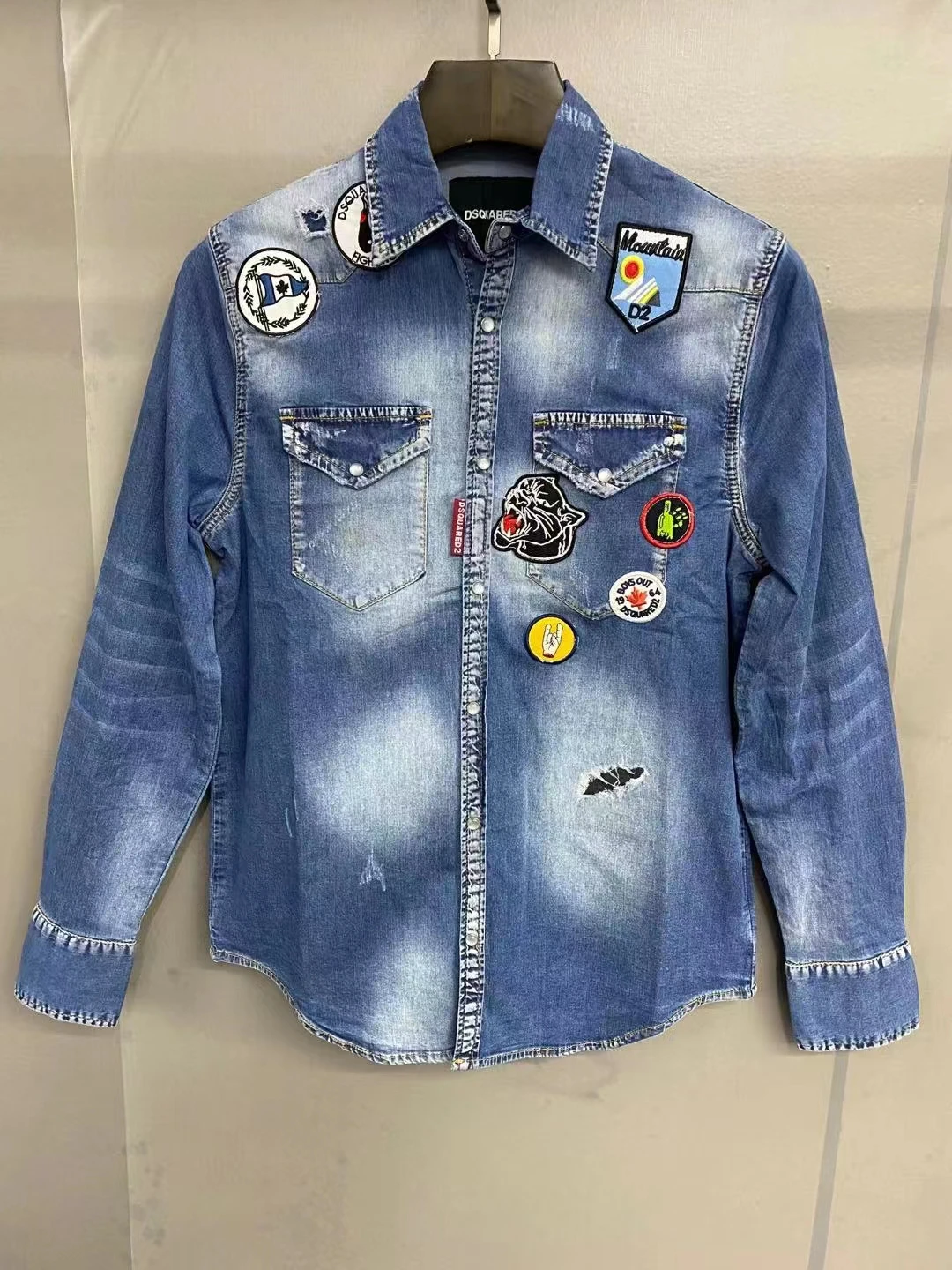 Dsquared2 мужская весенне-летняя модная трендовая Универсальная джинсовая рубашка с принтом 8009-1 #
Dsquared2 мужская весенне-летняя модная трендовая Универсальная джинсовая рубашка с принтом 8009-1 #