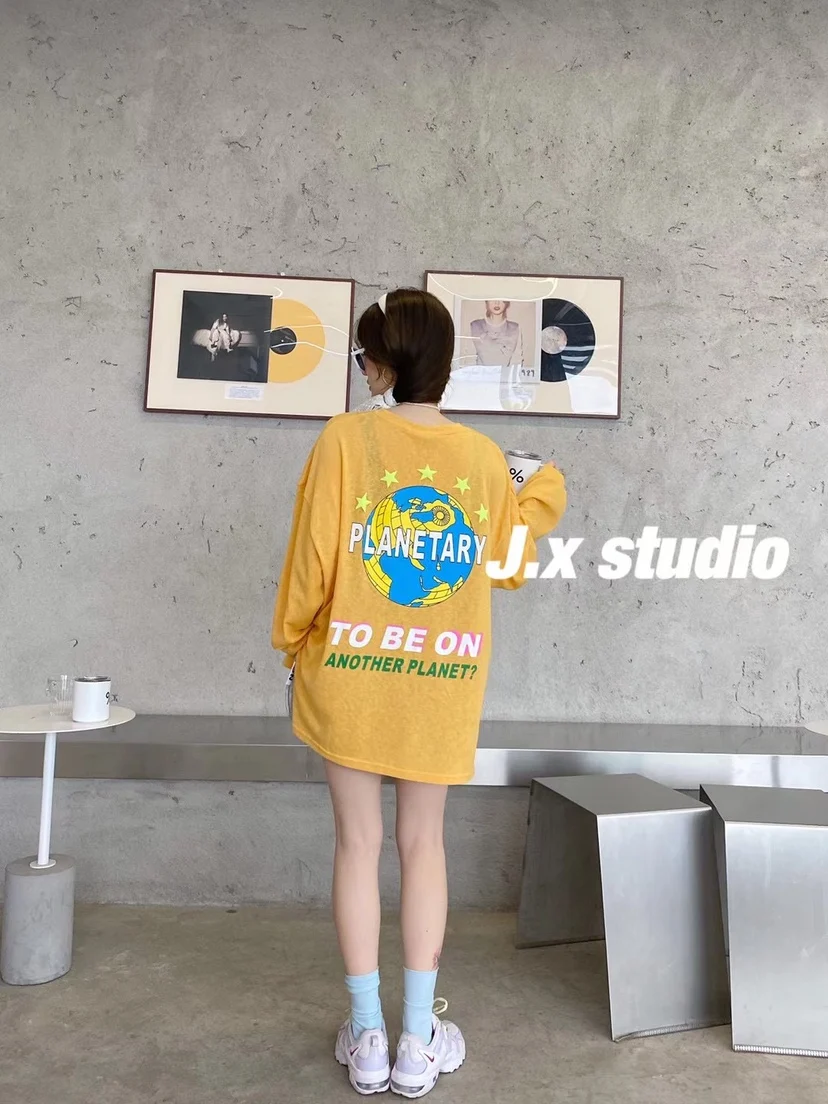 Student Fashion Long-Sleeved Round Collar Thin T-shirt Women's Star Letter Print Sun Protection Loose Long Shirt Tops
Student Fashion Long-Sleeved Round Collar Thin T-shirt Women's Star Letter Print Sun Protection Loose Long Shirt Tops