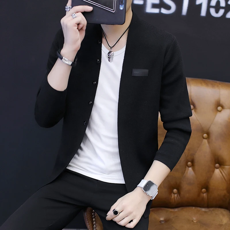 Fall 2021 new men sweater knitting cardigan on outside Cultivate one's morality fashion sweater thin model
Fall 2021 new men sweater knitting cardigan on outside Cultivate one's morality fashion sweater thin model