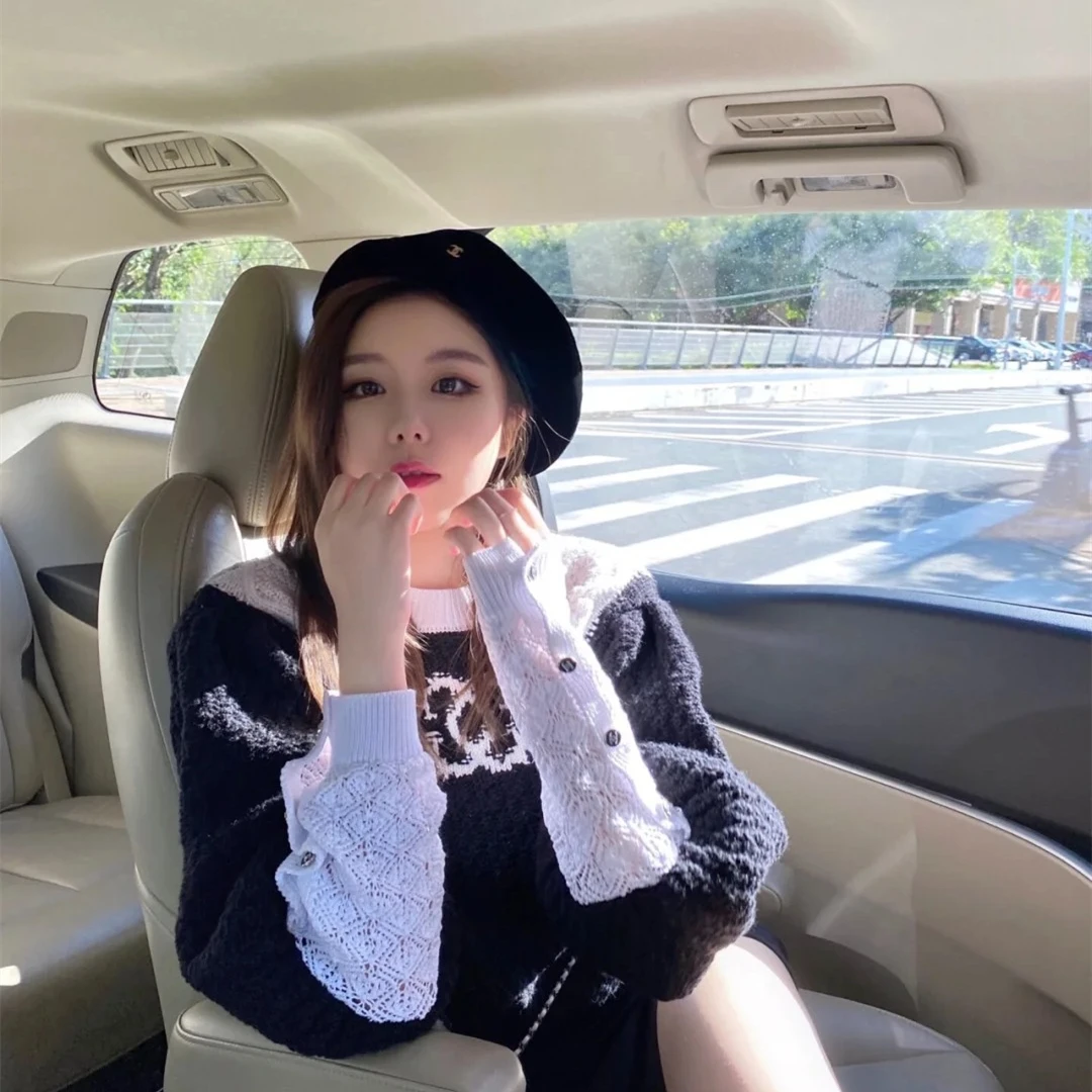 2021 New Fashion Spring Ladies Pullovers Luxury Brand Women Casual Sweaters Letter Pattern Female Embroidery High Quality Top
2021 New Fashion Spring Ladies Pullovers Luxury Brand Women Casual Sweaters Letter Pattern Female Embroidery High Quality Top