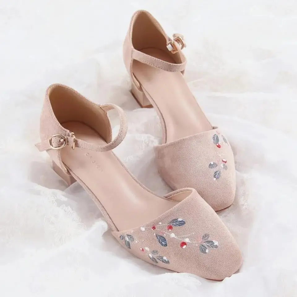 Female Fashion Sweet Floral Buckle Strap High Heel Shoes Lady Casual Comfort European Stylish Black Flock High Heel Shoes H7025
Female Fashion Sweet Floral Buckle Strap High Heel Shoes Lady Casual Comfort European Stylish Black Flock High Heel Shoes H7025