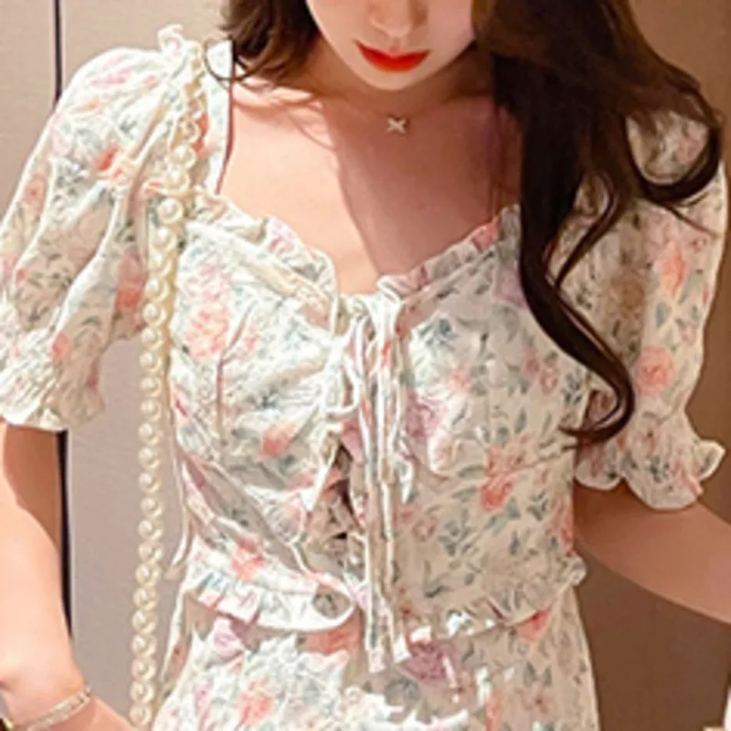Women Dress 2021 Summer New Sweet Gentle Print Floral Ruffle Mermaid Square Collar Robe Puff Short-sleeve Chiffon Vestidos Mujer 
Women Dress 2021 Summer New Sweet Gentle Print Floral Ruffle Mermaid Square Collar Robe Puff Short-sleeve Chiffon Vestidos Mujer
