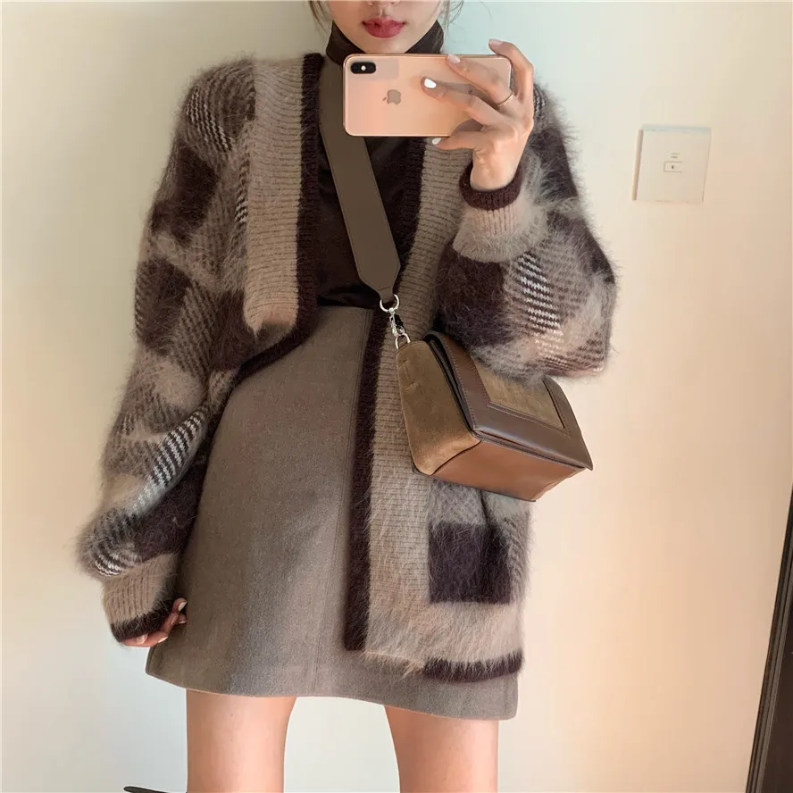 Модный свободный свитер в английском стиле, кардиган, женский осенне-зимний Новый Винтажный кардиган в клетку, Женская куртка
Модный свободный свитер в английском стиле, кардиган, женский осенне-зимний Новый Винтажный кардиган в клетку, Женская куртка