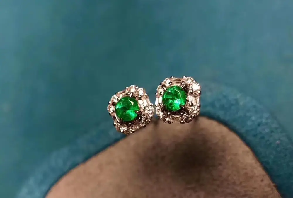 Elegant lovely delicate round natural green Emerald stone earrings 925 silver Natural gemstone earring girl jewelry party gift
Elegant lovely delicate round natural green Emerald stone earrings 925 silver Natural gemstone earring girl jewelry party gift