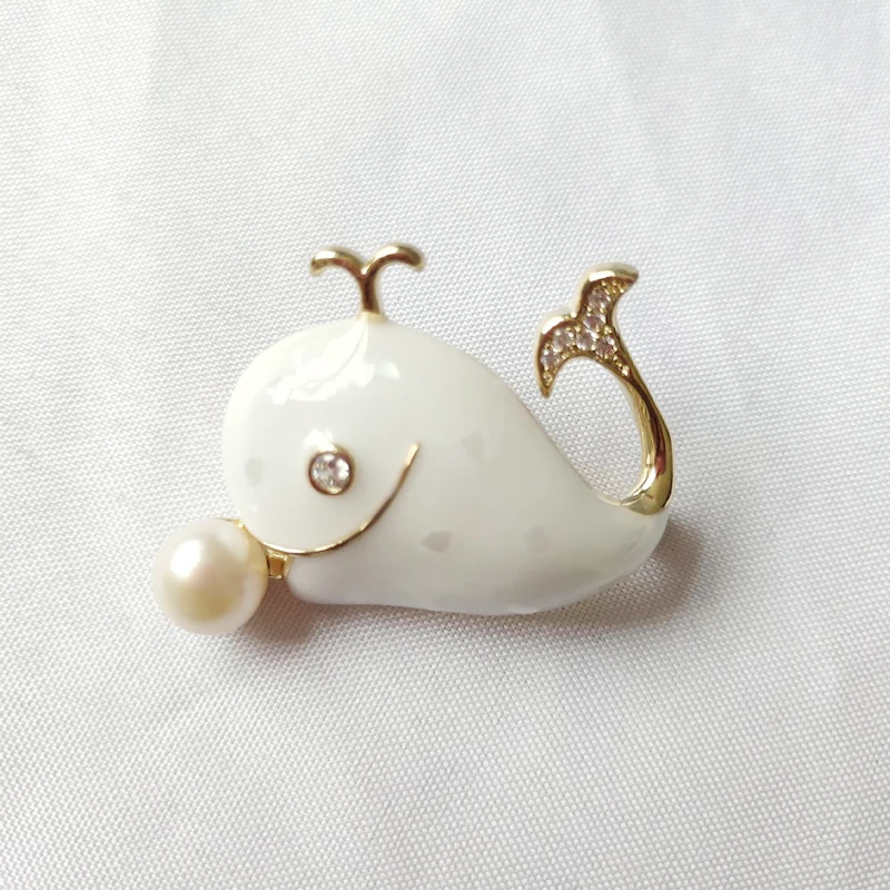 Blucome Copper Cute Little Dolphin Brooch Pins Micro-inlaid Zircon Natural Freshwater Pearl White Shell Paint Animal Brooches
Blucome Copper Cute Little Dolphin Brooch Pins Micro-inlaid Zircon Natural Freshwater Pearl White Shell Paint Animal Brooches