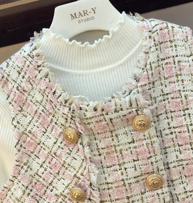 2020 Autumn Winter Sweet Clothes Set Girl Skirt Suit Women Plaid Golden Button Tweed Vest Top + High Waist Pocket Mini Skirt Set
2020 Autumn Winter Sweet Clothes Set Girl Skirt Suit Women Plaid Golden Button Tweed Vest Top + High Waist Pocket Mini Skirt Set