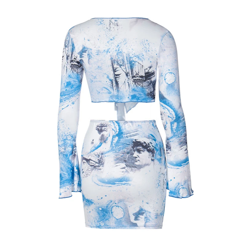 2 Pcs Lady Fashionable Printing Sexy Suit, Deep V-neck Long Flared Sleeve Lace-up Midriff-baring Top Slim Short Skirt Wholeslae
2 Pcs Lady Fashionable Printing Sexy Suit, Deep V-neck Long Flared Sleeve Lace-up Midriff-baring Top Slim Short Skirt Wholeslae